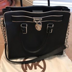 MICHAEL KORS
Hamilton Large Silver Trim Black